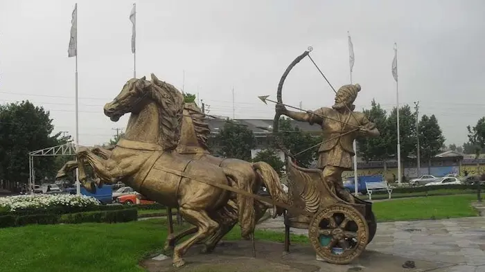 مجسمه آرش کمانگیر، نماد جشن سنتی تیرگان