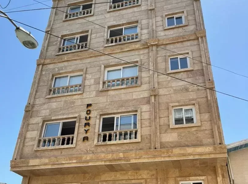 نما سنگی کرمی رنگ آپارتمان در بهنمیر