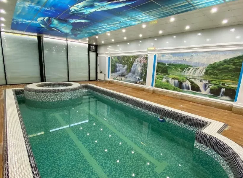 استخر سرپوشیده ویلا در بابلسر