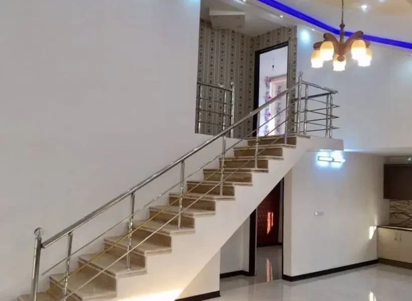 راه پله دوبلکس ویلا در بابلسر