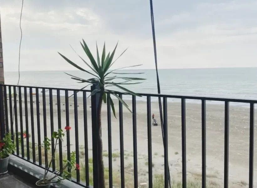 ویو رو به دریا تراس آپارتمان در بابل