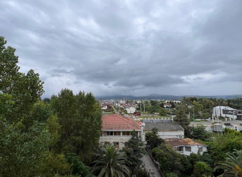 ویو ابدی کوه ها و درختان طبیعی زیبا آپارتمان در زیرآب 44949