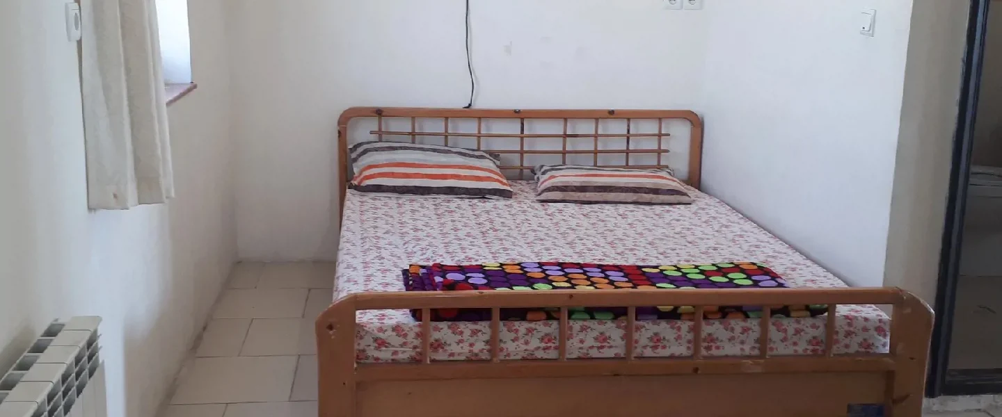 اتاق مستر تخت دو نفره و شوفاژ آپارتمان در بابلسر 45864