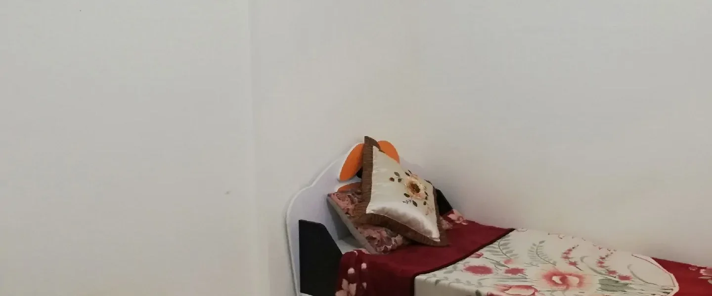 اتاق خواب با تخت یک نفره آپارتمان در بابلسر 4168546