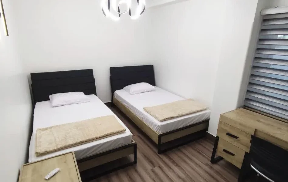 اتاق خواب با دو تخت یک تفره و دونفره ویلا در بابلسر 45864