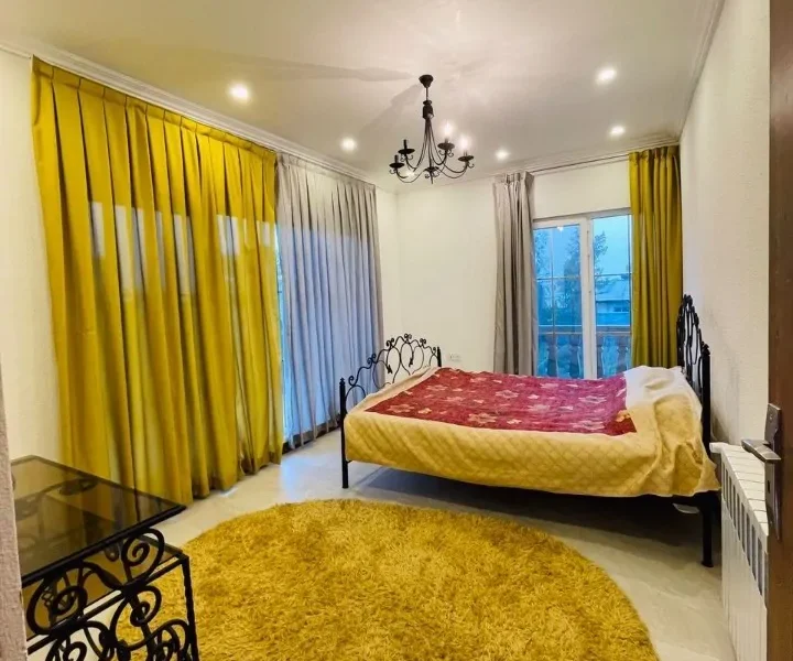 اتاق خواب مستر با نورگیر ویلا در بابل 14568