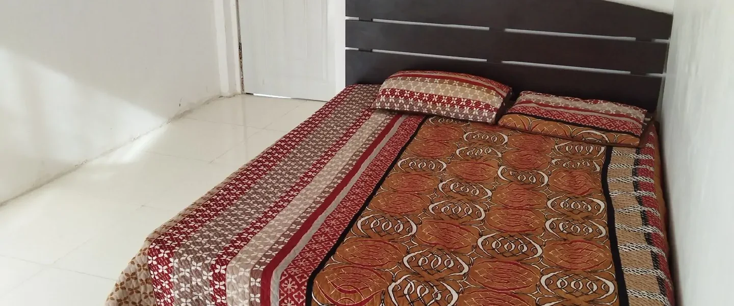 اتاق مستر با تخت خواب 2 نفره خانه ویلایی در بابل 58476