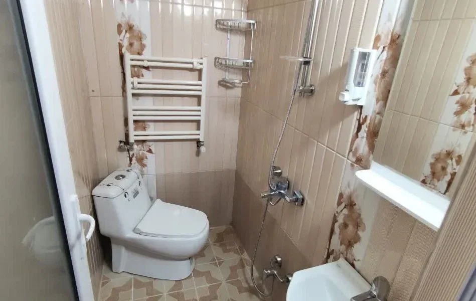 حمام و پکیج به همراه سرویس بهداشتی فرنگی ویلا در بابلسر 4856