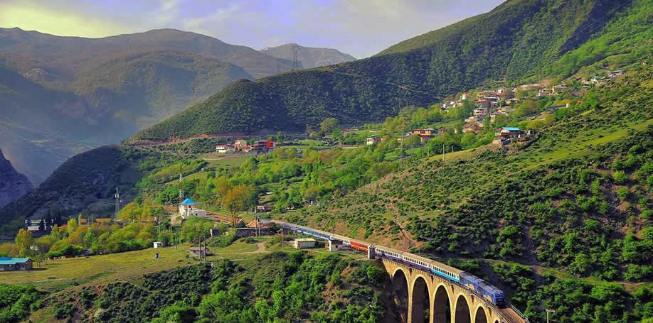 پل در کنار کوه های سرسبز سوادکوه 68458