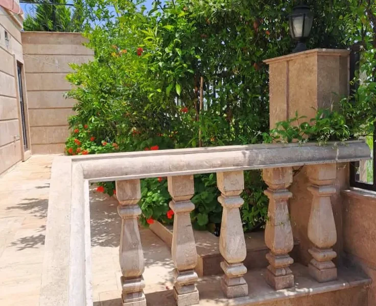 محوط سازی سرسبز و باغچه ویلا در بابل 145684