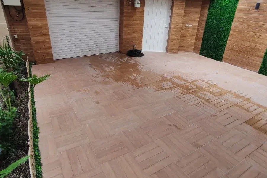 پارکینگ به همراه درب ریموت و درب کوچک ویلا در بابلسر 256444