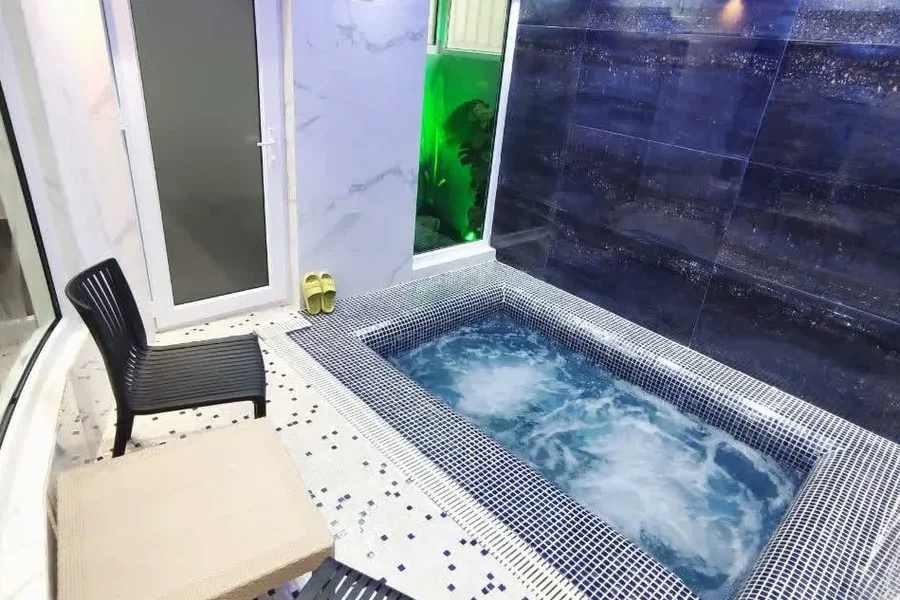 استخر مسقف ویلا در قائمشهر 845847564