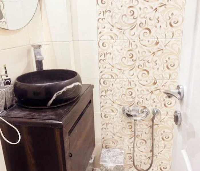 سرویس بهداشتی با امکانات مدرن در آپارتمان 120 متری در شیرگاه 153641684