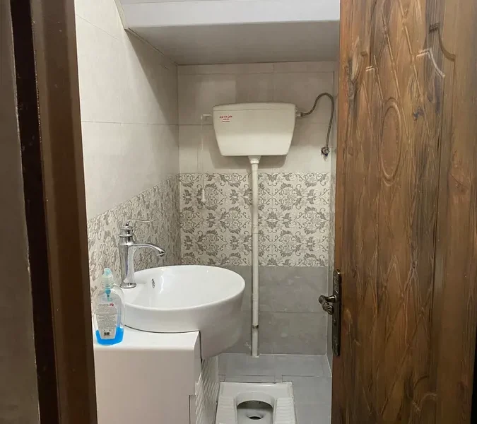 سرویس بهداشتی ایرانی به همراه سنگ روشویی ویلا در سوادکوه 84745674865