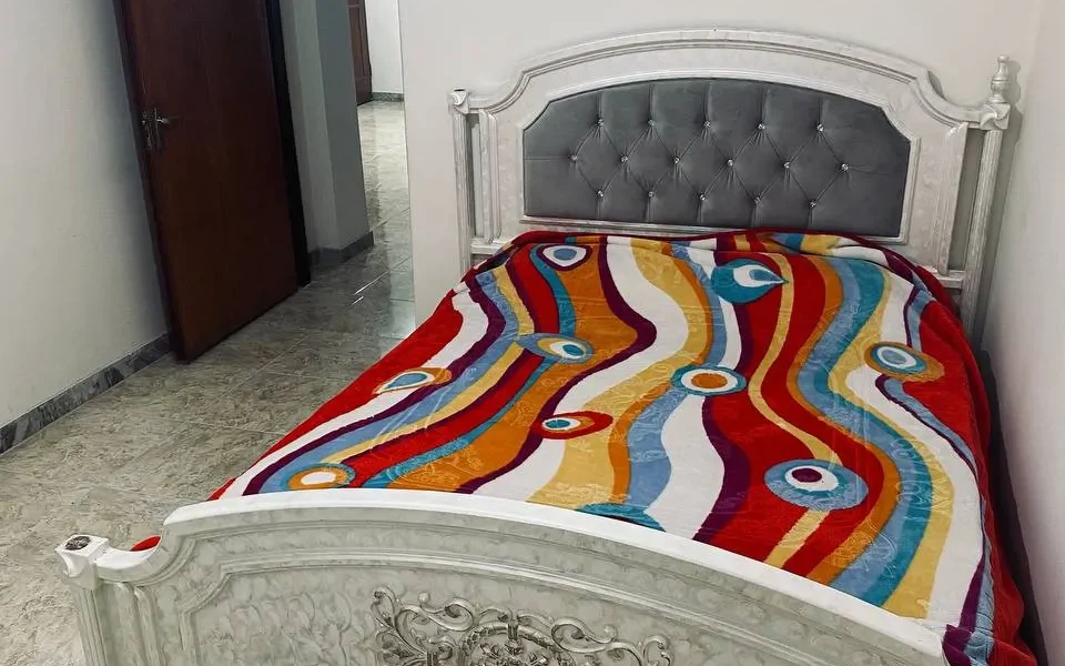 اتاق خواب به همراه تخت خواب دو نفره واحد آپارتمان در سوادکوه 497489769445