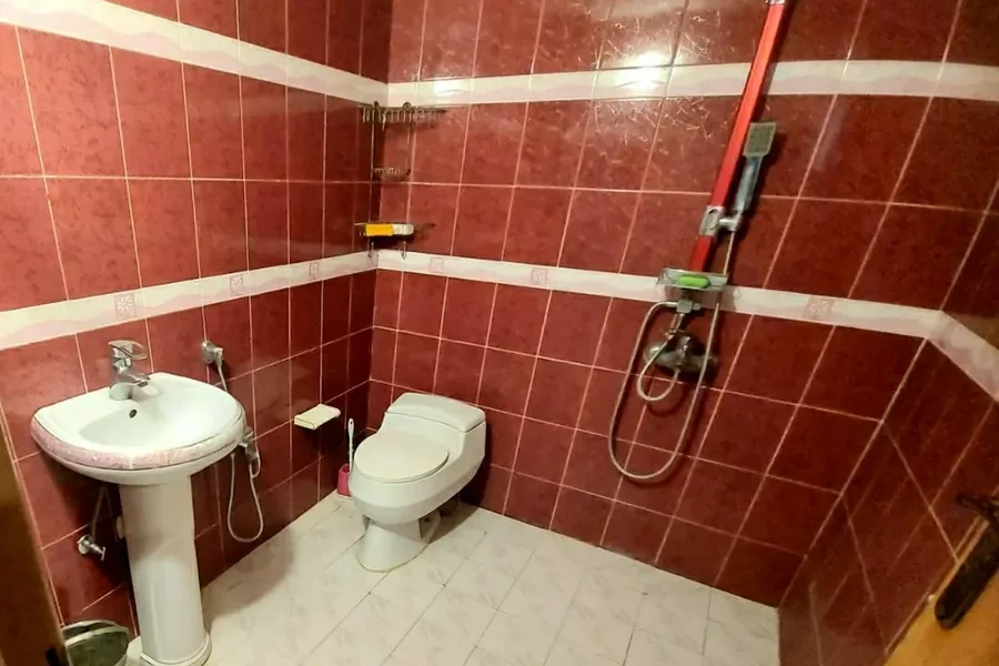 سرویس بهداشتی فرنگی و حمام خانه ویلایی در بابل 84578465